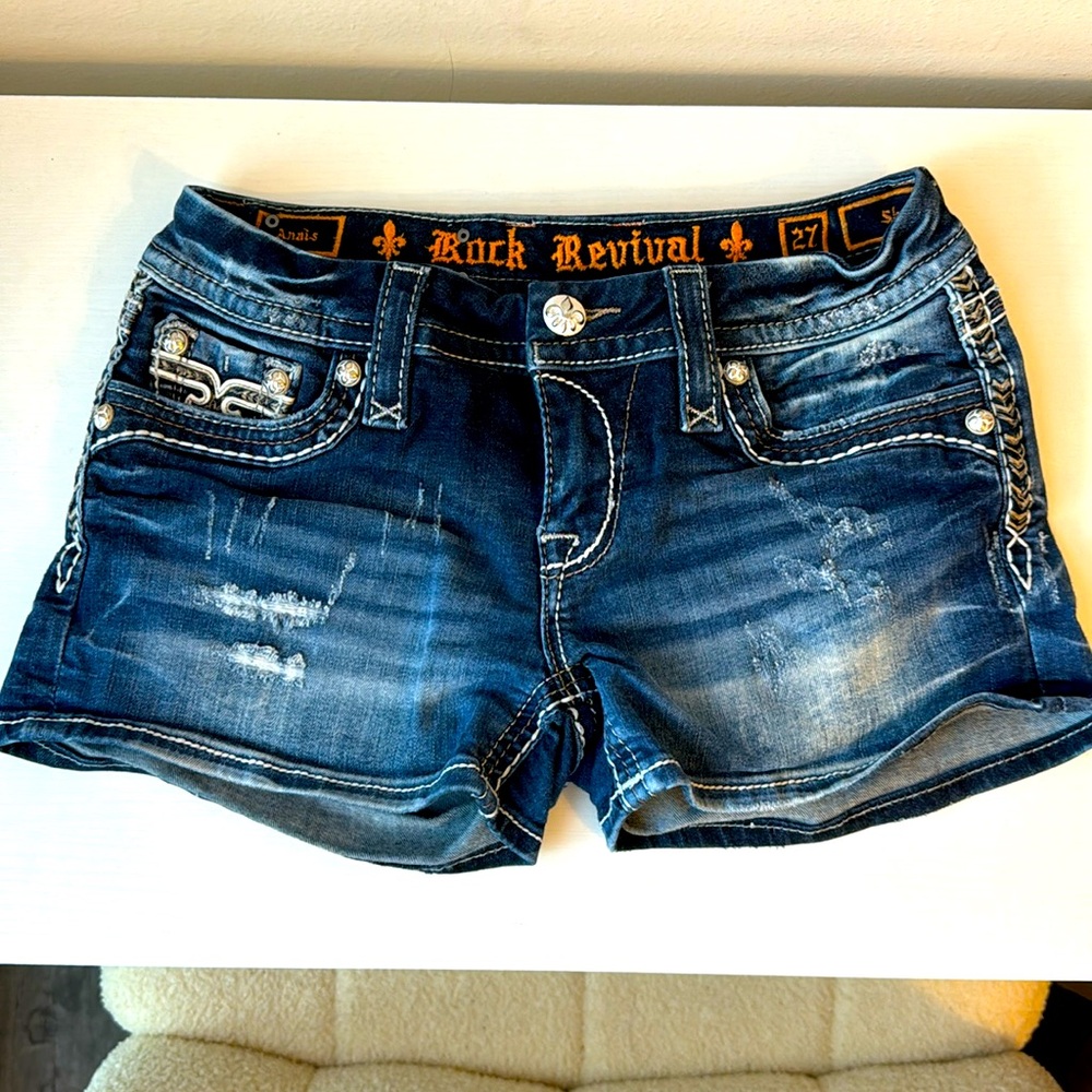 ROCK REVIVAL SHORTS